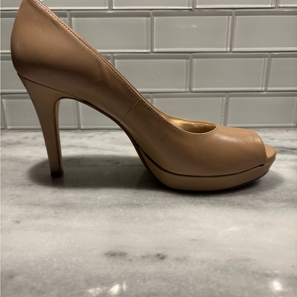 ANTONIO MELANI Classic Nude/Tan Heels